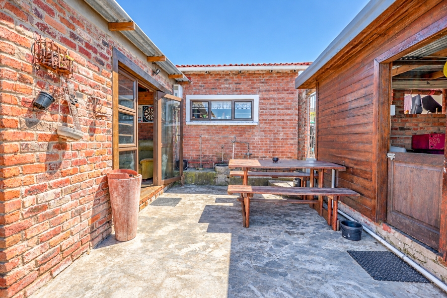 3 Bedroom Property for Sale in Sunnyridge Eastern Cape
